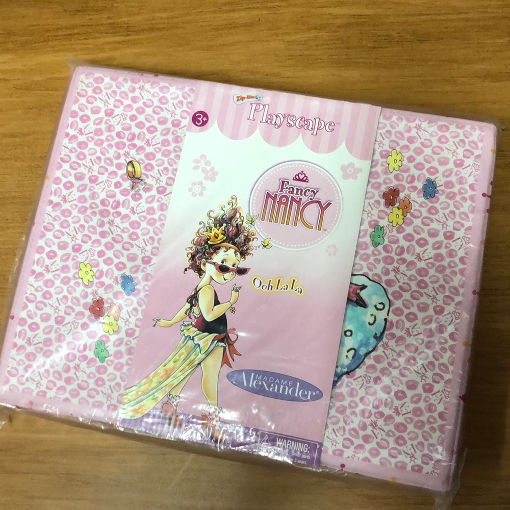 New Fancy Nancy Playscape Bin